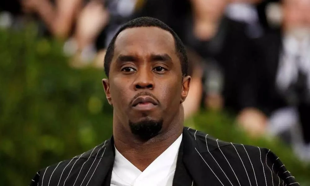 Diddy: Κατηγορείται ότι βίασε 13χρονη μαζί με 2 διάσημους ακόμα σε πάρτι μετά τα VMA του 2000